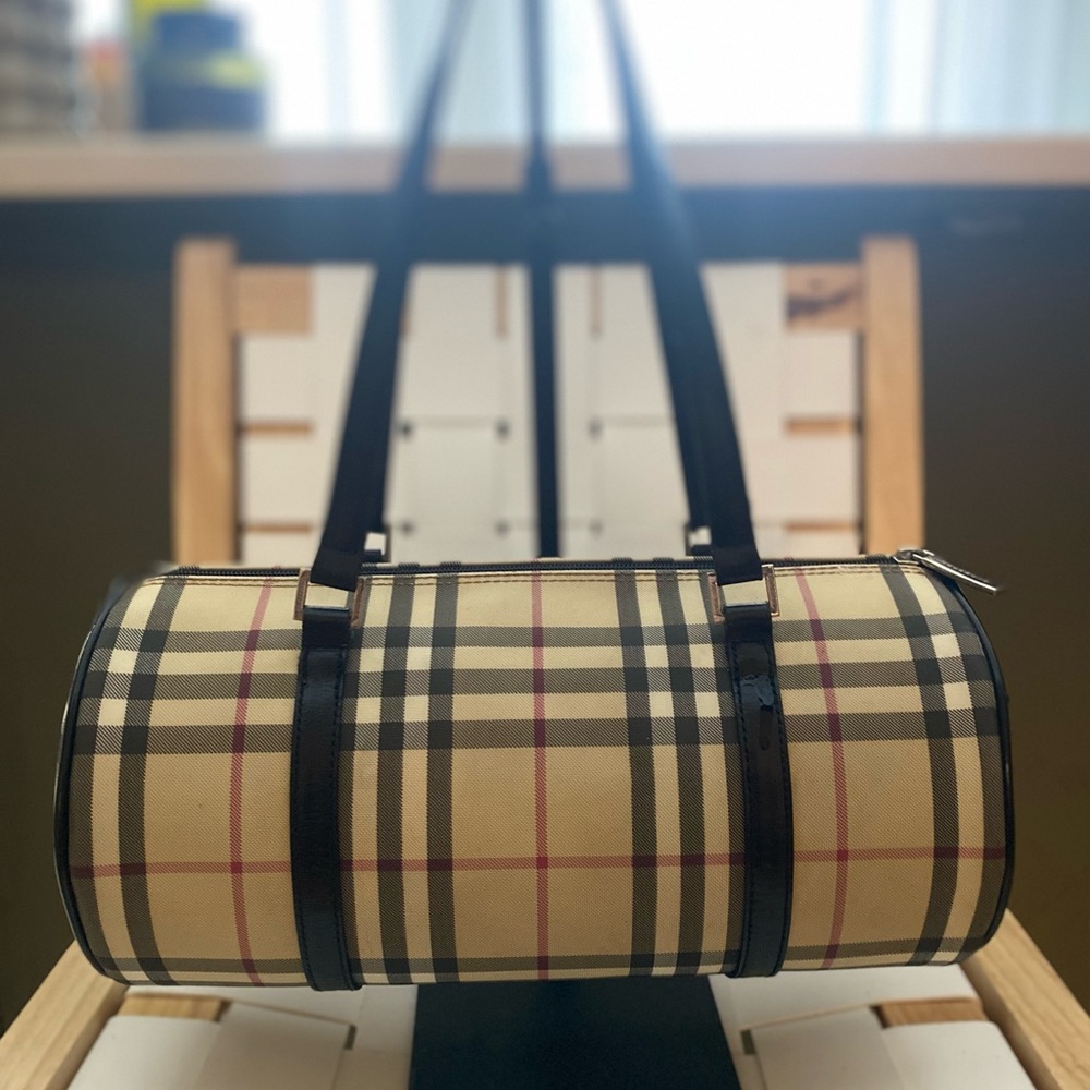 Authentic Burberry barrel bag $2000